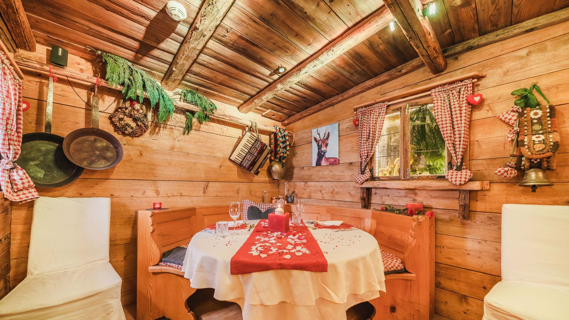 Eat at our hotel in Tyrol with 4 stars